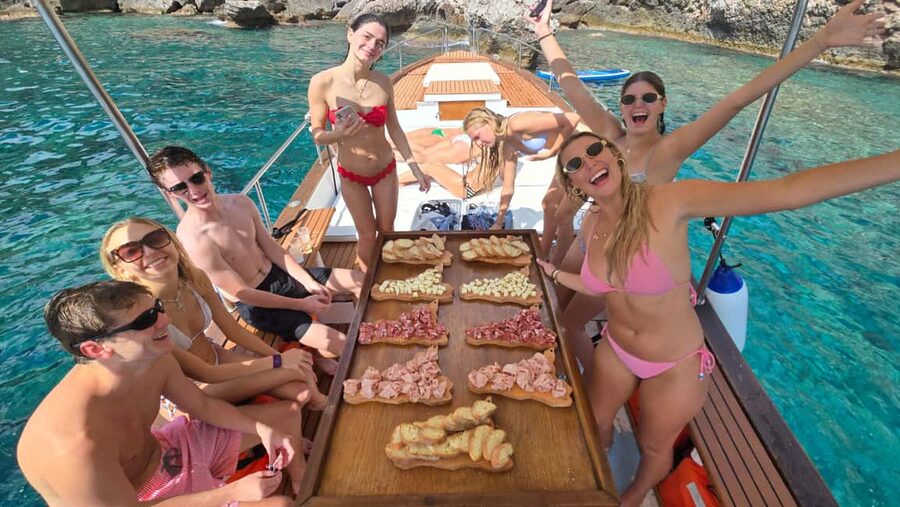 Taormina: Boat Tour with Sicilian Wine Tasting - What makes this Taormina boat tour worth considering