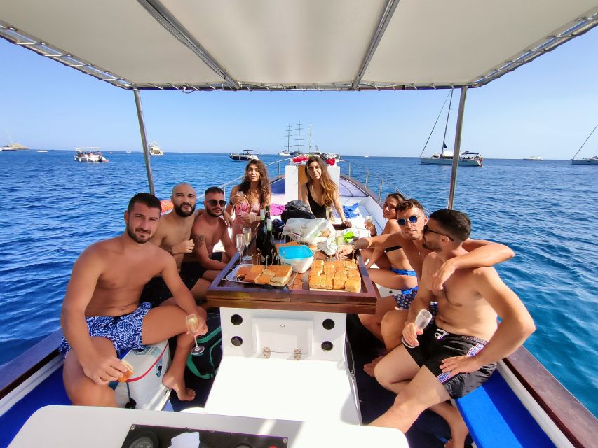 Taormina: Coastal Highlights Cruise with Wine & Food Tasting - Who will enjoy this boat experience most?