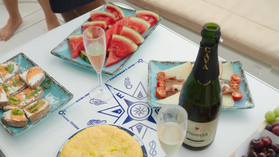 Tenerife: Shared Yacht Cruise with Champagne and Tapas - Should you book it?