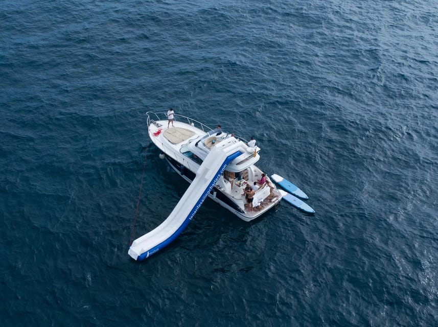 Tenerife: Shared Yacht Cruise with Champagne and Tapas - The first 45 minutes: coastline, wildlife, and open water