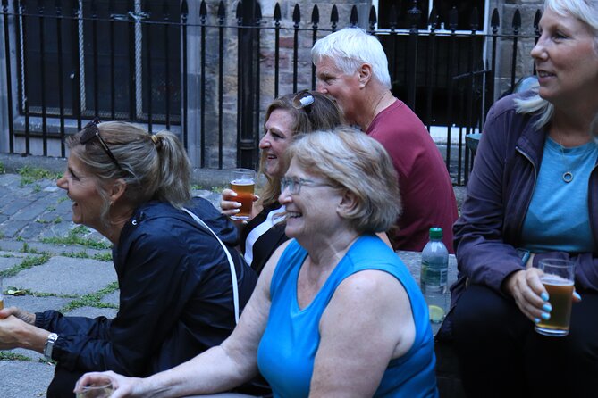 The Edinburgh Literary Pub Tour - What the pub stops really involve