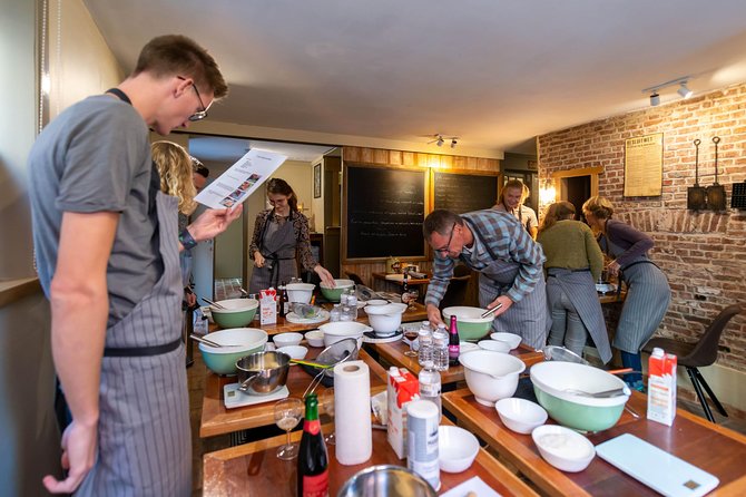 The Waffles 'n Beer Workshop in Bruges Centre - Choosing a beer for the waffle batter