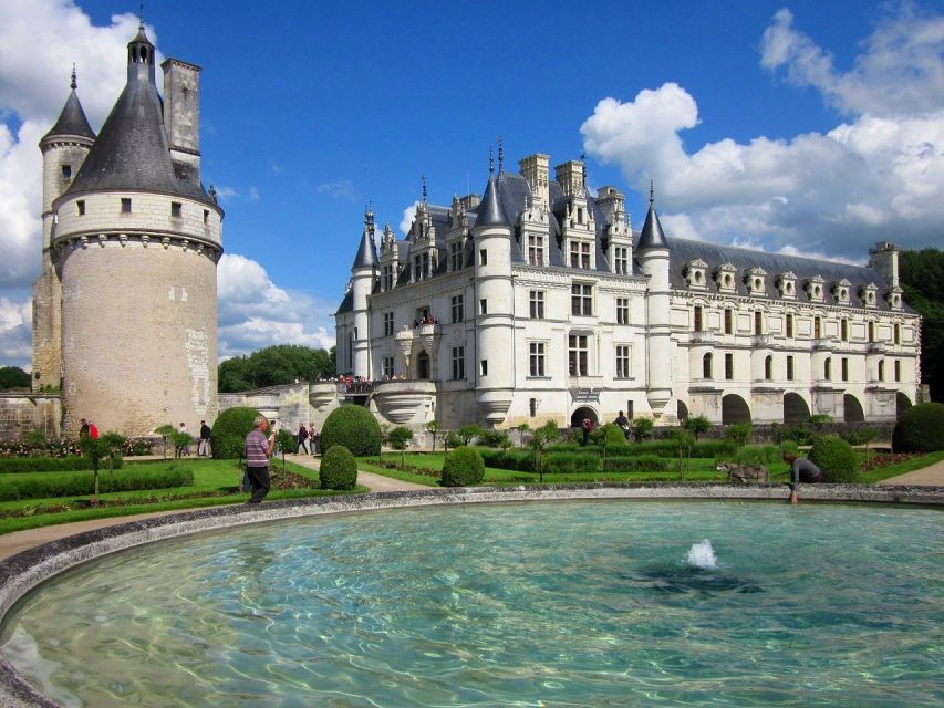 Tours/Amboise: Chambord, Chenonceau Day Trip & Wine Tasting - The one-hour ride to Chambord