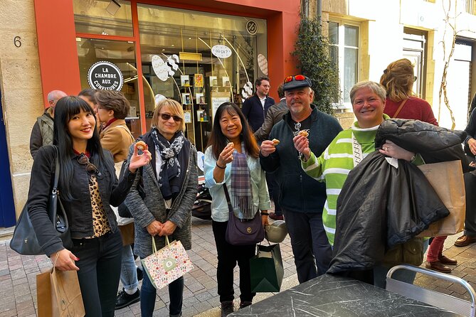 Traditional Gourmet Food & Wine Tour in Bordeaux - Grands Hommes, from old market to elegant quarter