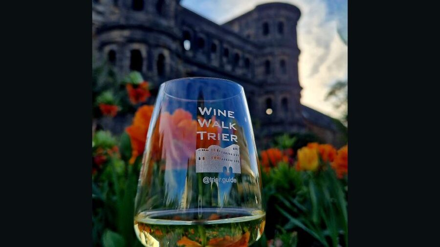 Trier: Guided City Walk with Wine Tasting - The guide makes the difference