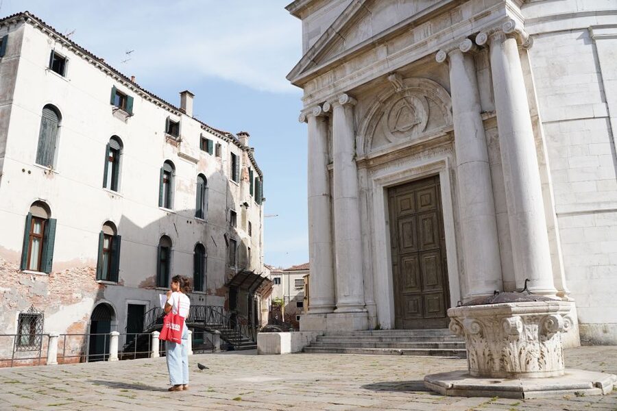 Venice: Food Tasting Tour with Cicchetti Dishes and Wine - Baccalà, Rialto Market, and the busy center