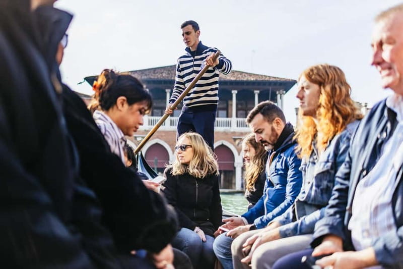 Venice: Food Tasting Tour with Cicchetti Dishes and Wine - Cantina Do Mori and the wine-bar tradition