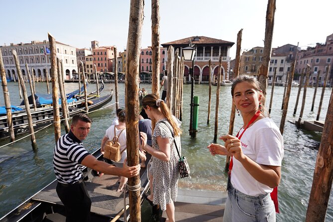 Venice Like a Local: Food, Wine & Spritz Tour with Traghetto Ride - What the $107.63 price really covers