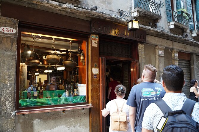 Venice Like a Local: Food, Wine & Spritz Tour with Traghetto Ride - Food restrictions and practical comfort