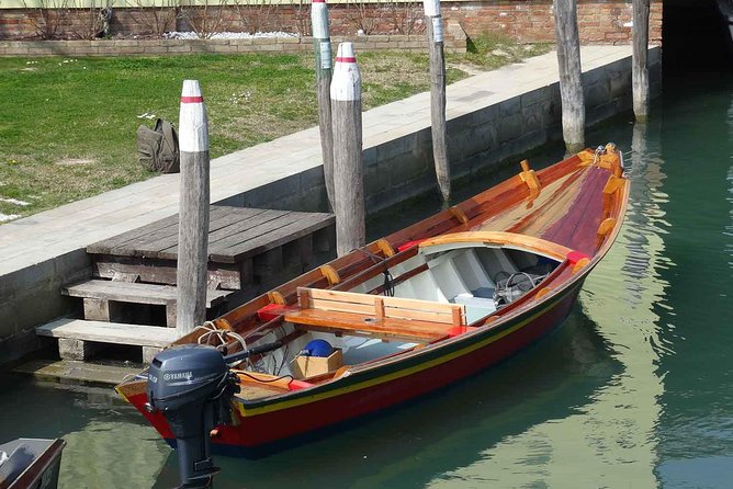 Venice Sunset Cruise by Typical Venetian Boat with Prosecco - What guides such as Leonardo and Tommaso add