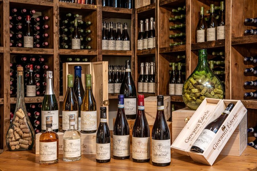 Verona: Wine Tasting with Snacks and Panoramic Views - Small details that improve the visit