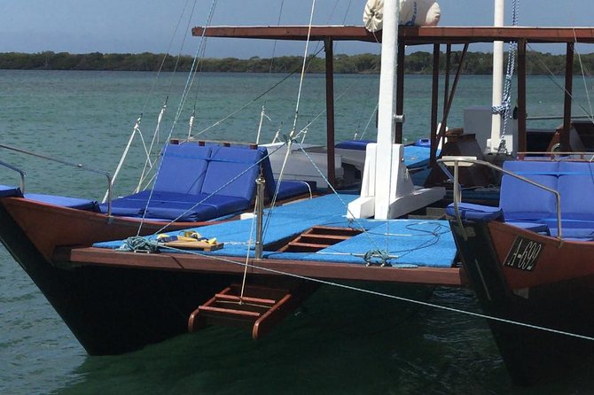 VIP Morning Delight Champagne Sailing and Snorkeling with Lunch - Why the small group affects the price