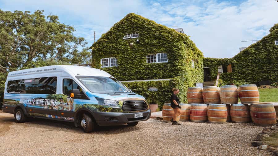 Waiheke Island: Wine Tour & Lunch at Award Winning Venue - Practical tips for a smoother day