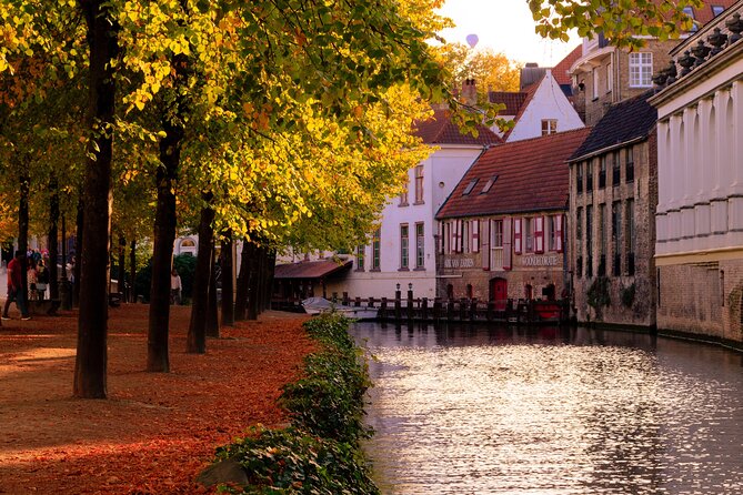 Walking tour of Bruges with boat option and/or beer tasting - Stoofstraat and the clues in medieval houses
