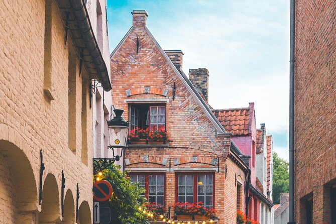 Walking tour of Bruges with boat option and/or beer tasting - St. John’s Hospital and medieval health care
