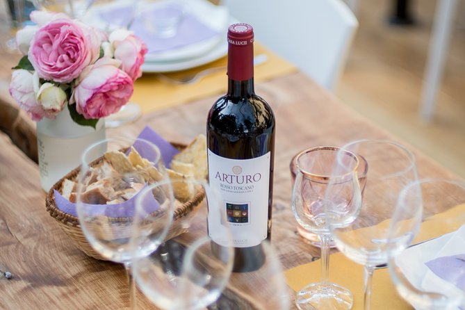 Wine and food tasting in an organic family winery - Starting with the welcome aperitivo