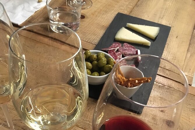 Wine Tasting Experience in Barcelona - A social tasting with room for conversation