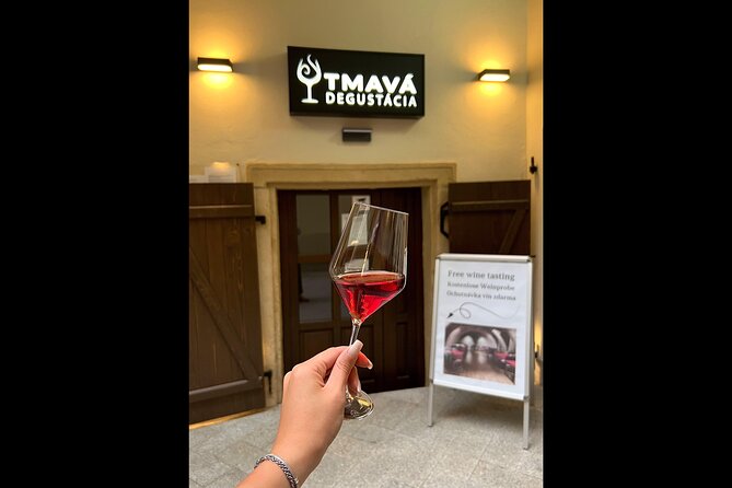 Wine Tasting IN THE DARK! - Four Slovak wines, tasted without visual clues