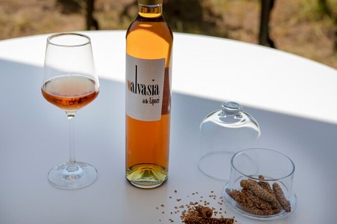 Wine tasting THE CLASSICS - Three Lipari wines, three different styles