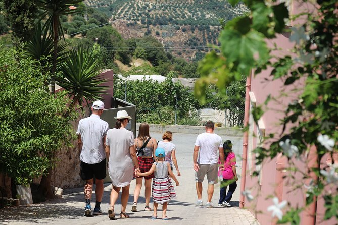 "YAMAS" - Winery tour &wine tasting - Six wines, with Vidiano and Liatiko in the lineup