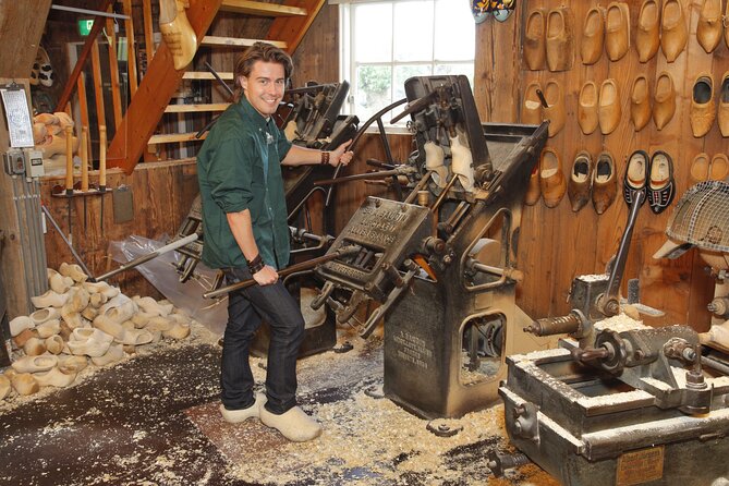 Zaanse Schans and Cheese Tasting Guided Tour from Amsterdam - How much guiding and free time you get