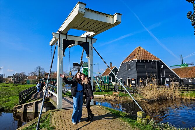 Zaanse Schans and Cheese Tasting Guided Tour from Amsterdam - Meeting in central Amsterdam